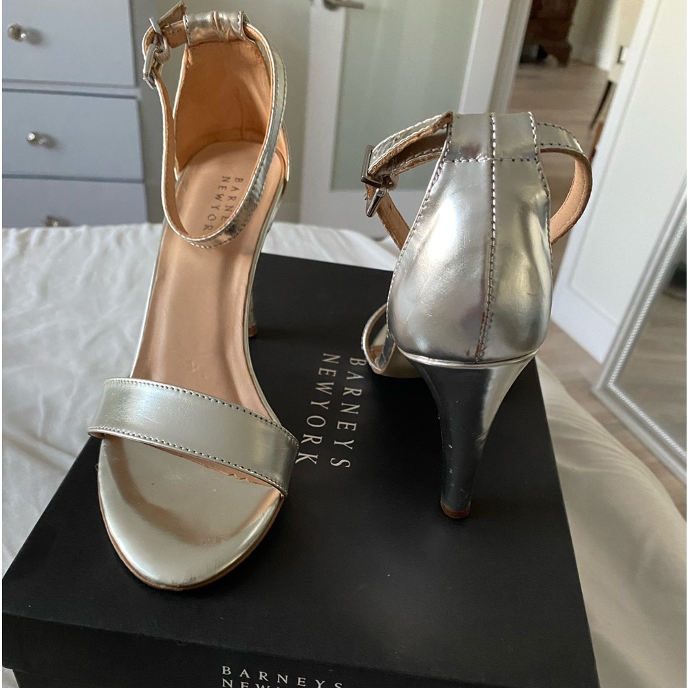 Gorgeous Barney Silver Sandal Heels Like New  Sz 6